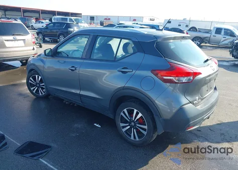 2019 Nissan Kicks Sv z USA, uszkodzony, nr VIN 3N1CP5CU3KL483304